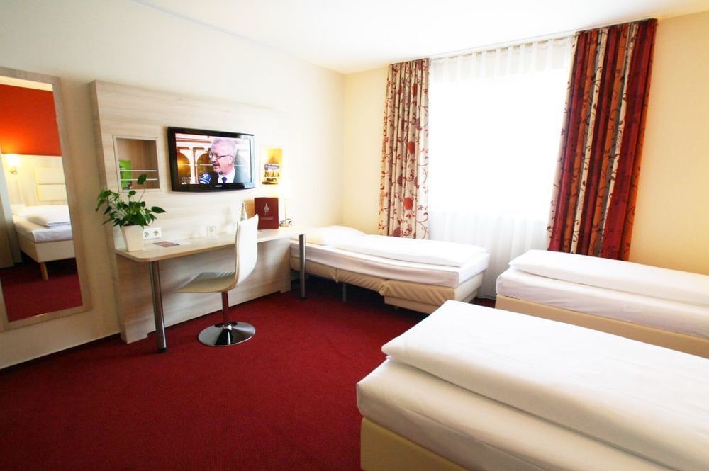 Hotel Roedelheimer Hof - Am Wasserturm Франкфурт-на-Майне Экстерьер фото