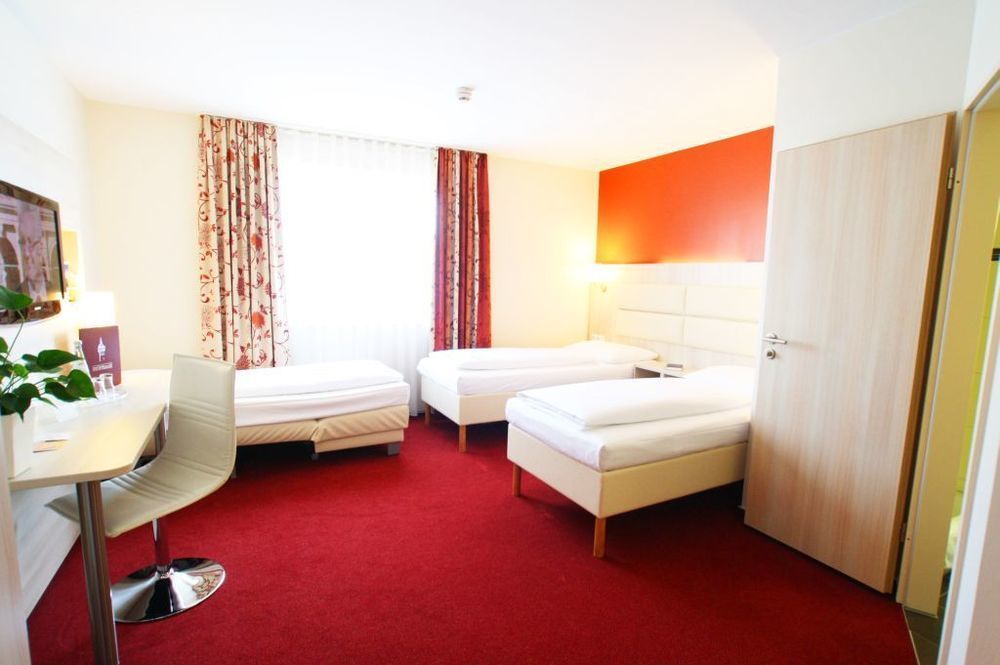 Hotel Roedelheimer Hof - Am Wasserturm Франкфурт-на-Майне Экстерьер фото